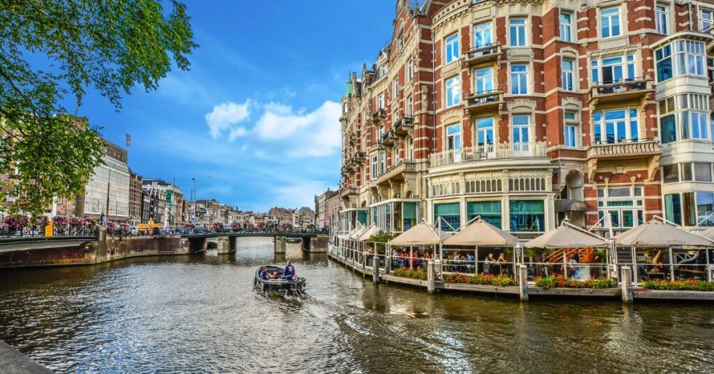 amsterdam canal cruise